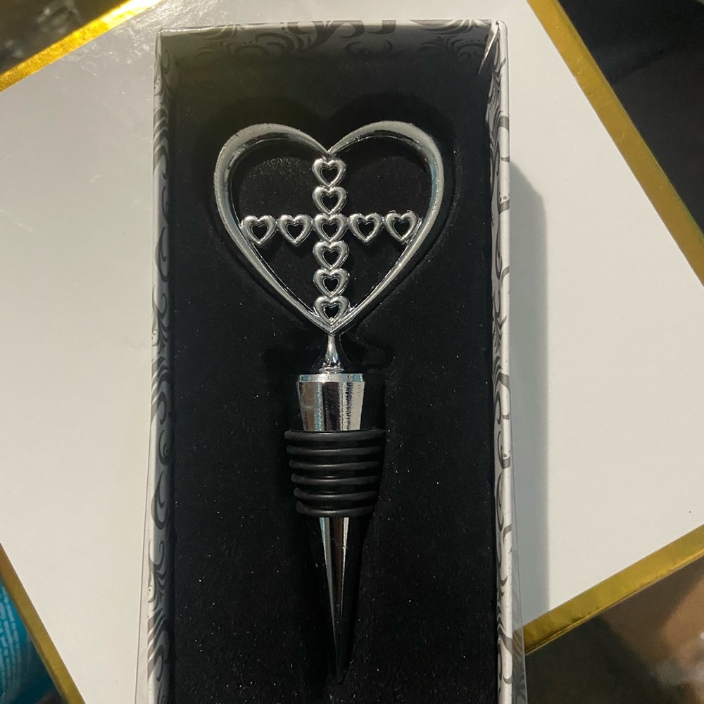 30 Heart Wine Stopper Favors